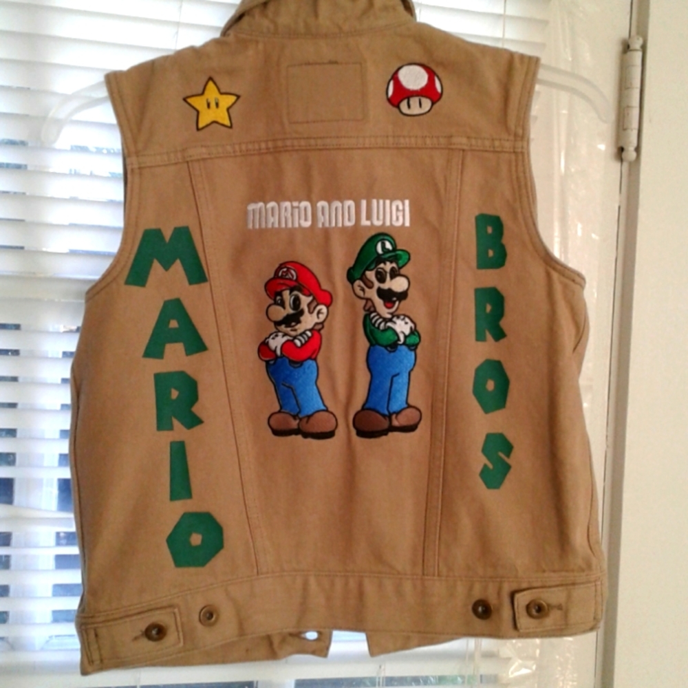 Levi boys vest with embroidered Mario and Luigi on the back